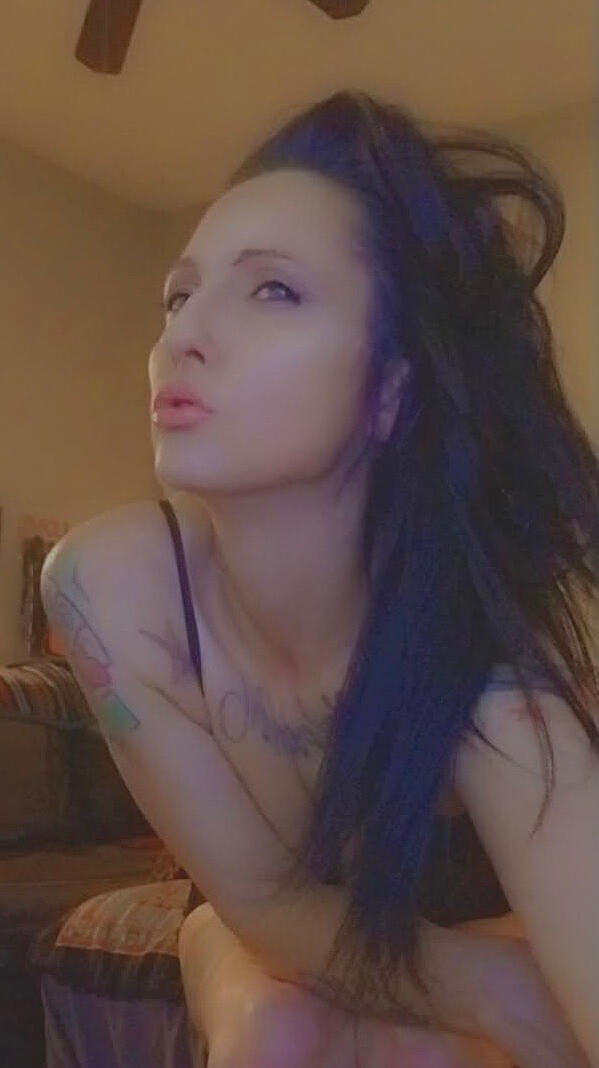 Taylor Haze, discreet luxury companion offering unrushed GFE, dinner dates, and travel companionship